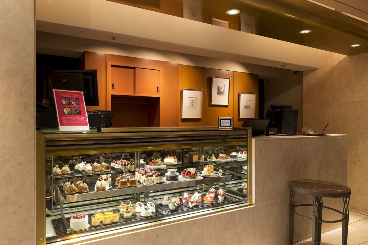 スイーツコーナー「レーンズ」