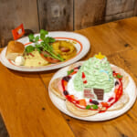 Eggs ’n Things「ホノルルクリスマスツリーパンケーキ」