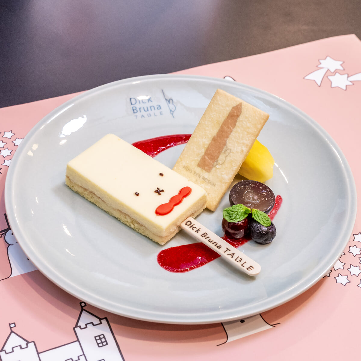 ミッフィーのチーズケーキバープレート