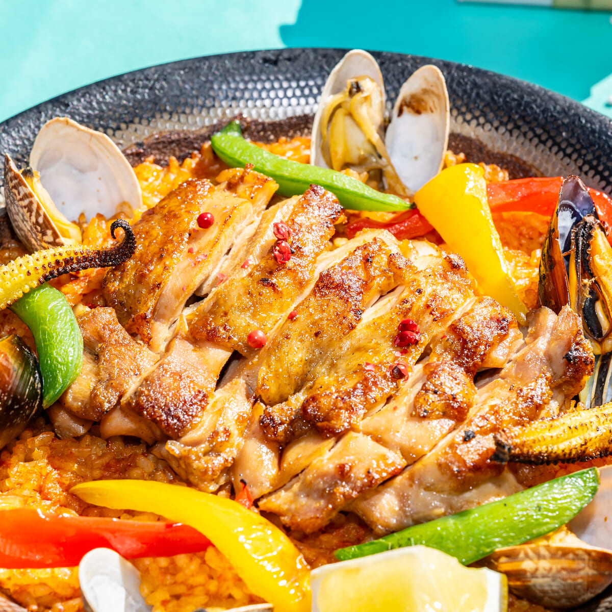 ハウステンボス/エルマーソ「【数量限定】クリスマスローストチキンパエリア」2