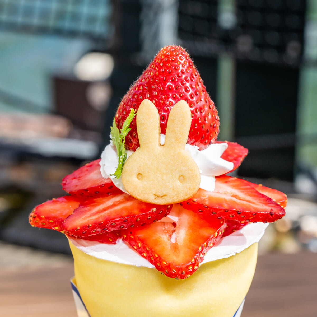 ミッフィーのいちごクレープ　アップ