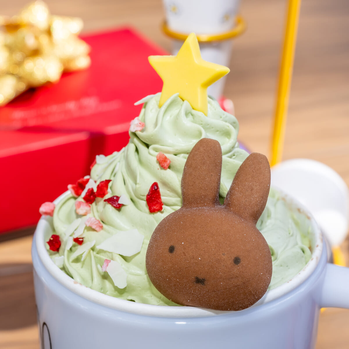 ハウステンボス/ミッフィーキッチンカー「メラニーのクリスマスココア」アップ