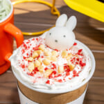 ハウステンボス／エブリデイ・セレブレーションキッチン「ミッフィーのセレブレーションいちごラテ」