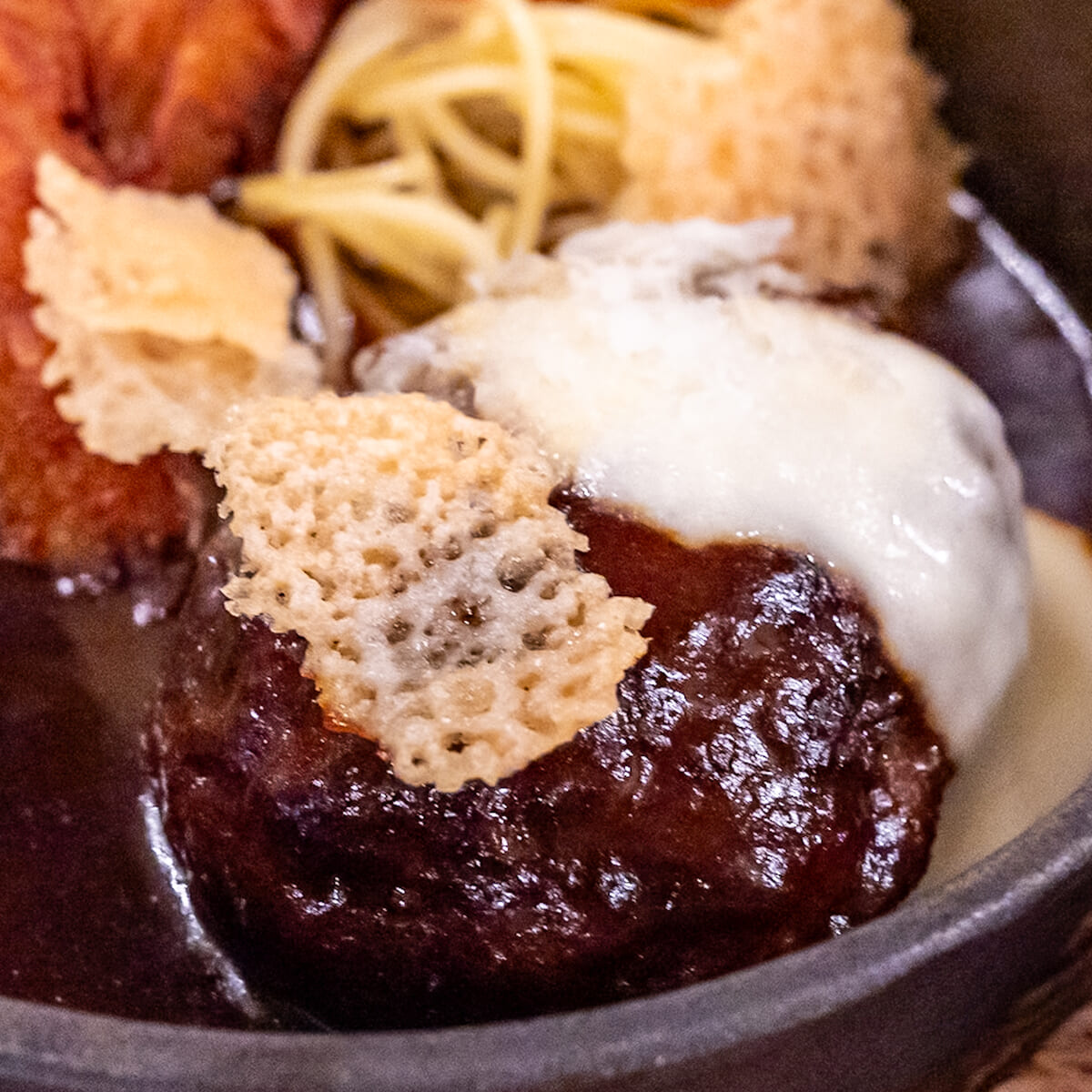 宮崎黒毛和牛煮込みハンバーグ アップ