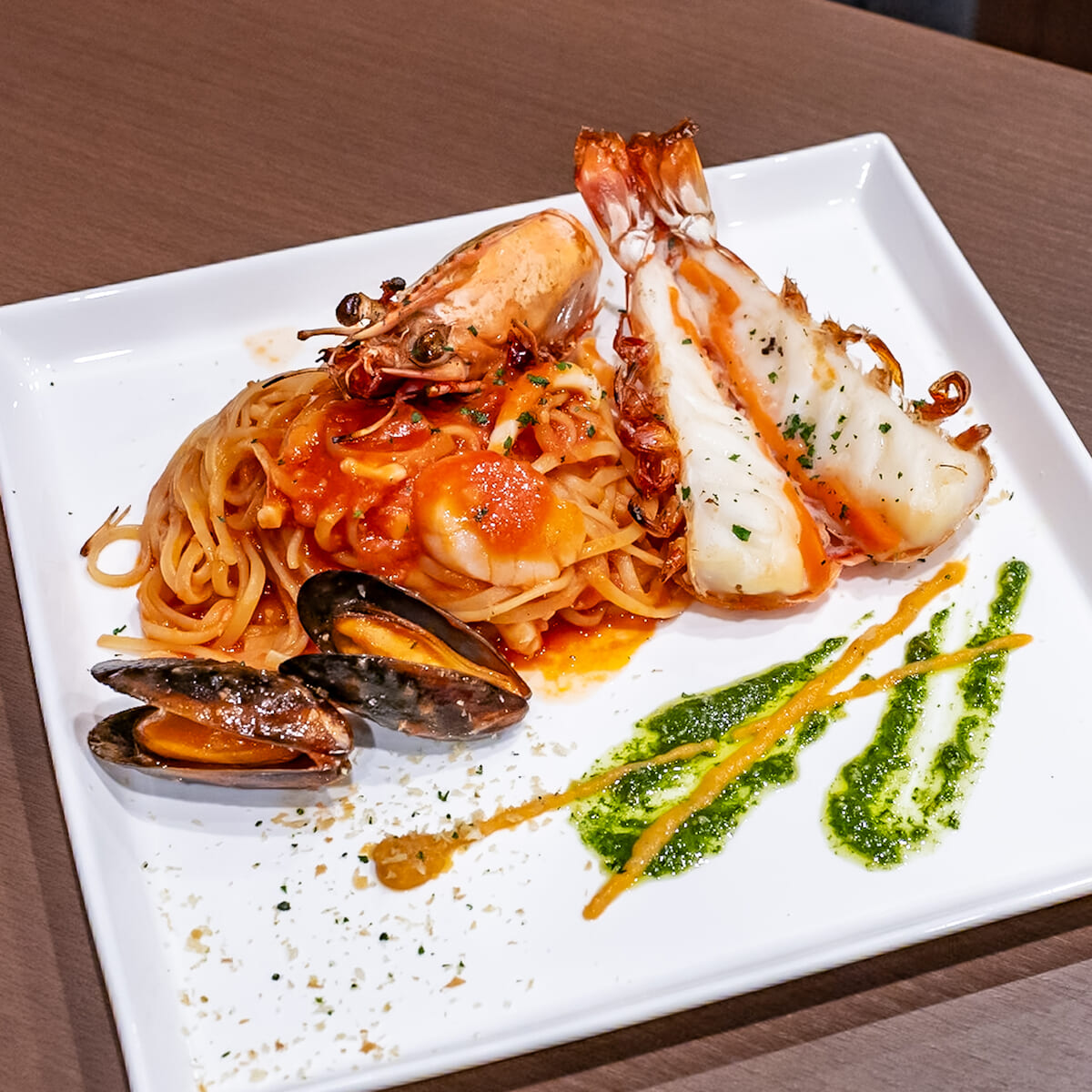 ハウステンボス/ピノキオ「天然大海老のトマトソースリングイネ」2