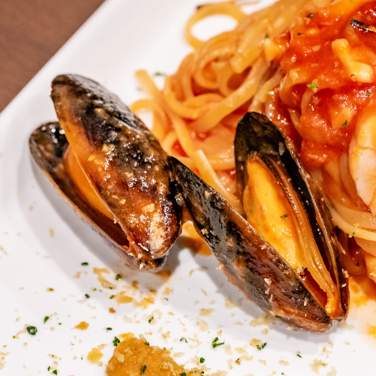 ハウステンボス/ピノキオ「天然大海老のトマトソースリングイネ」ムール貝