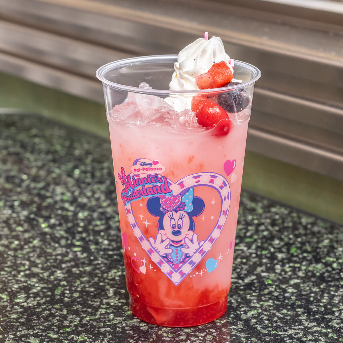 ディズニー・パルパルーザ“ミニーのファンダーランド”スペシャルドリンク