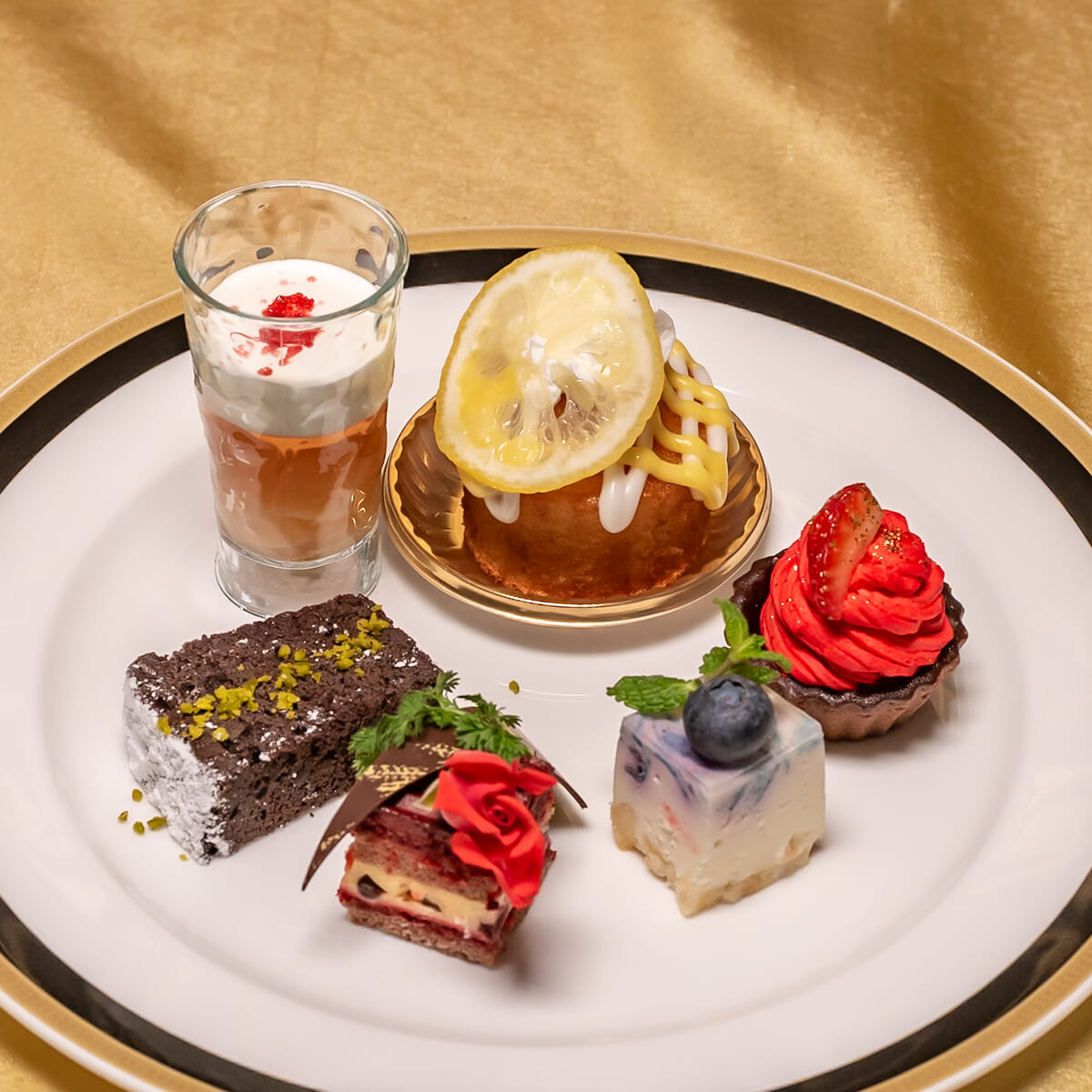 ユニバーサル・スタジオ・ジャパン“ユニバーサル・クールジャパン 2026”東野圭吾原作「マスカレード」シリーズ　メニュー4