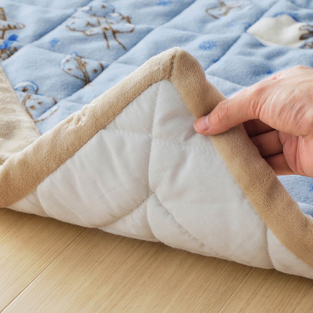 マイクロファイバーのキルトラグ 裏面