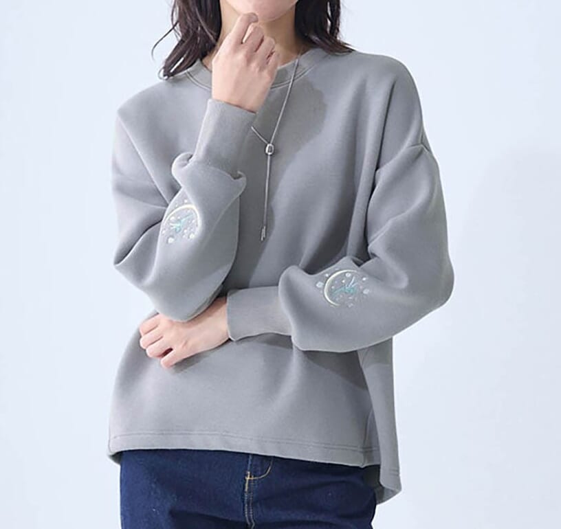 袖刺繍ダンボールニットプルオーバー　ティンカー・ベル