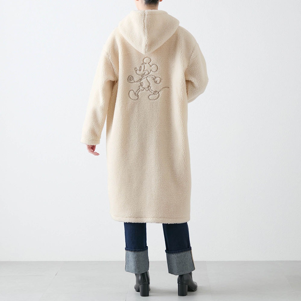 フードボアコート　バックスタイル