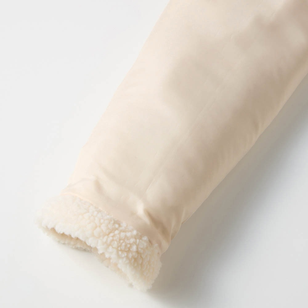 フードボアコート　袖口