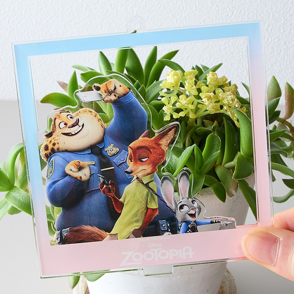 ２WAY仕様のフォトフレーム風アクリルキーホルダー　使用イメージ