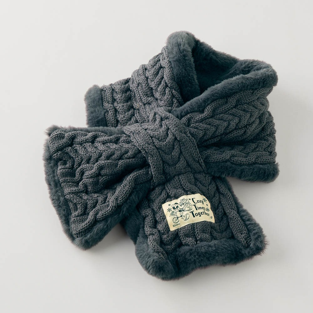 肌側フェイクファーのケーブルニットマフラー ミッキー