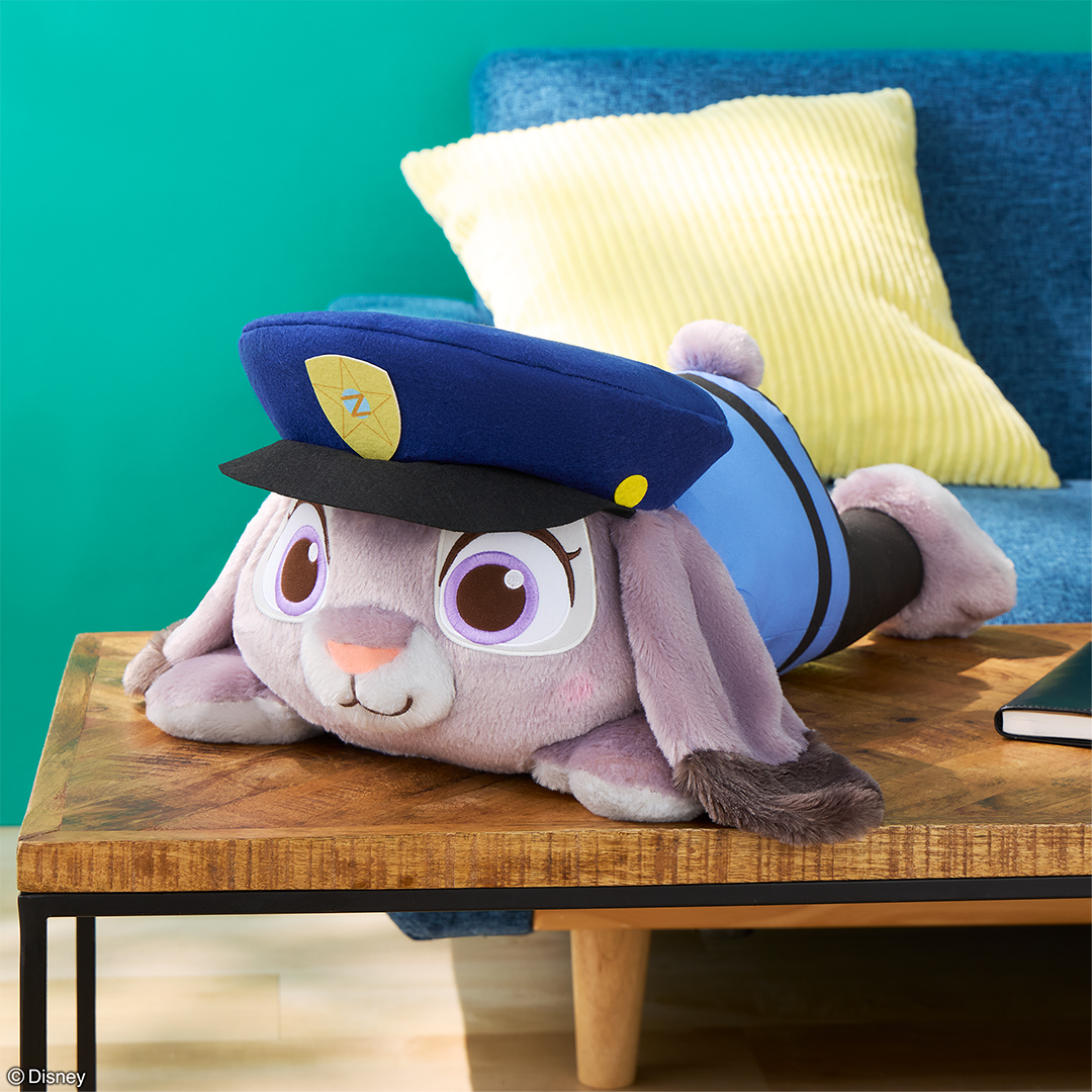 ズートピア　赤いほっぺ　寝そべり　スーパーラージキッズぬいぐるみ　“ジュディ・ホップス”