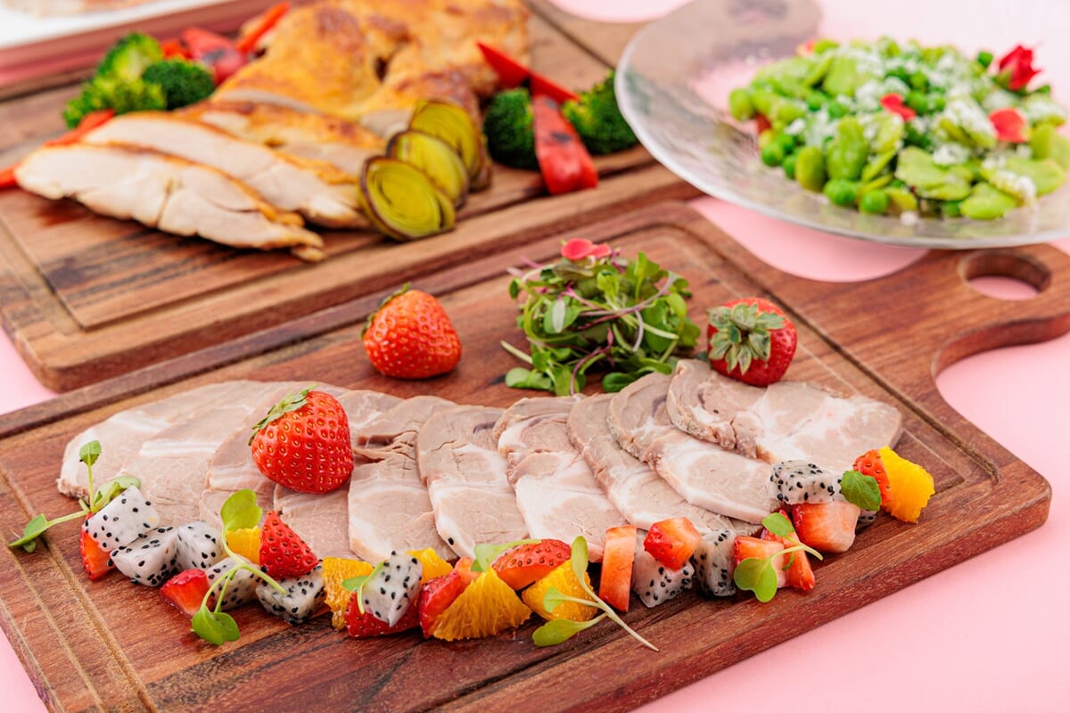 【~早春~】冷製ポーク いちご入りフルーツ甘酢添え