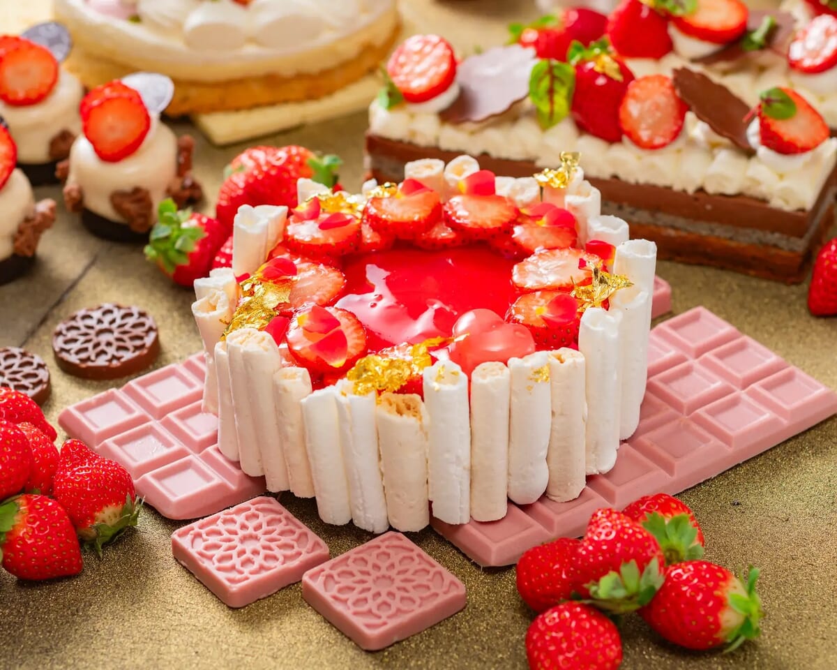 ストロベリーカシスショコラバニーユ