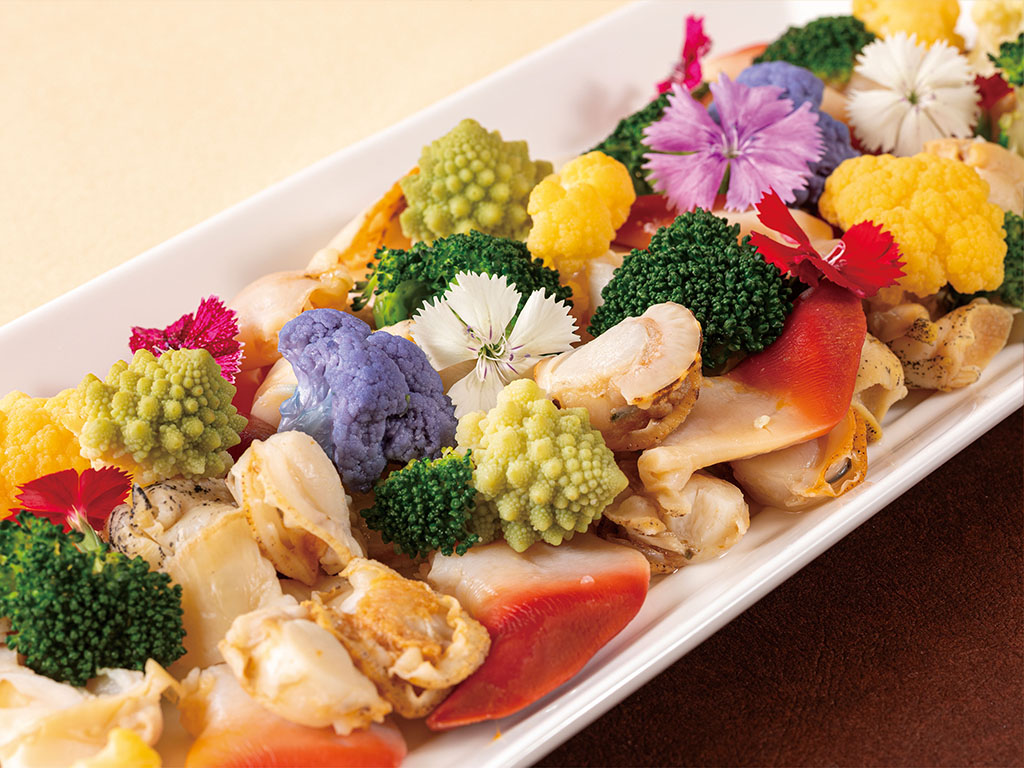 取り合わせ貝類の彩りサラダ仕立て