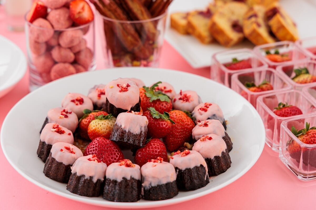 【~仲春~】いちごカヌレ