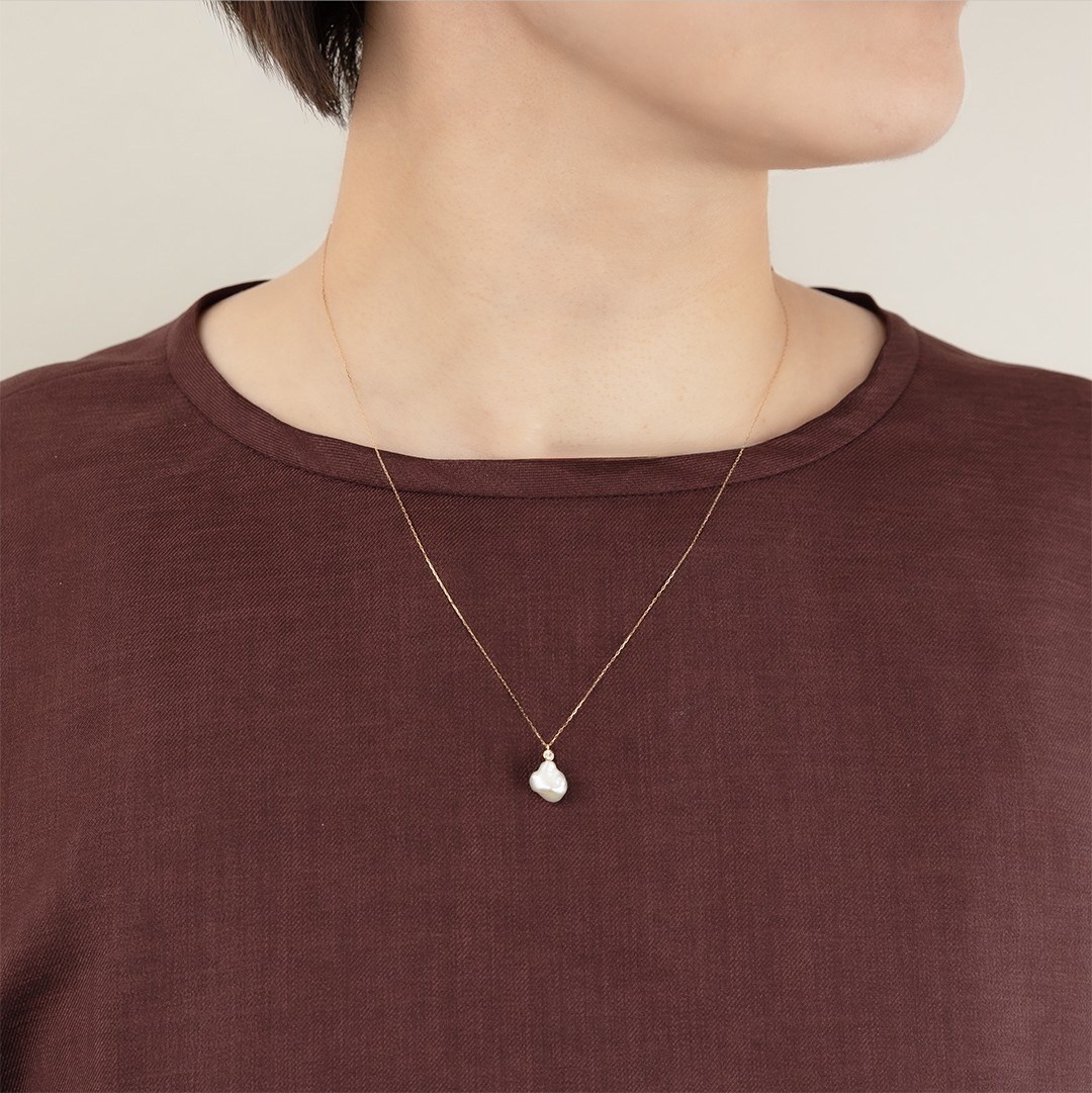 「Perlina -ペルリーナ-」ネックレス（使用イメージ）