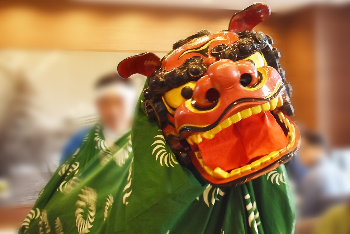 獅子舞練り歩き