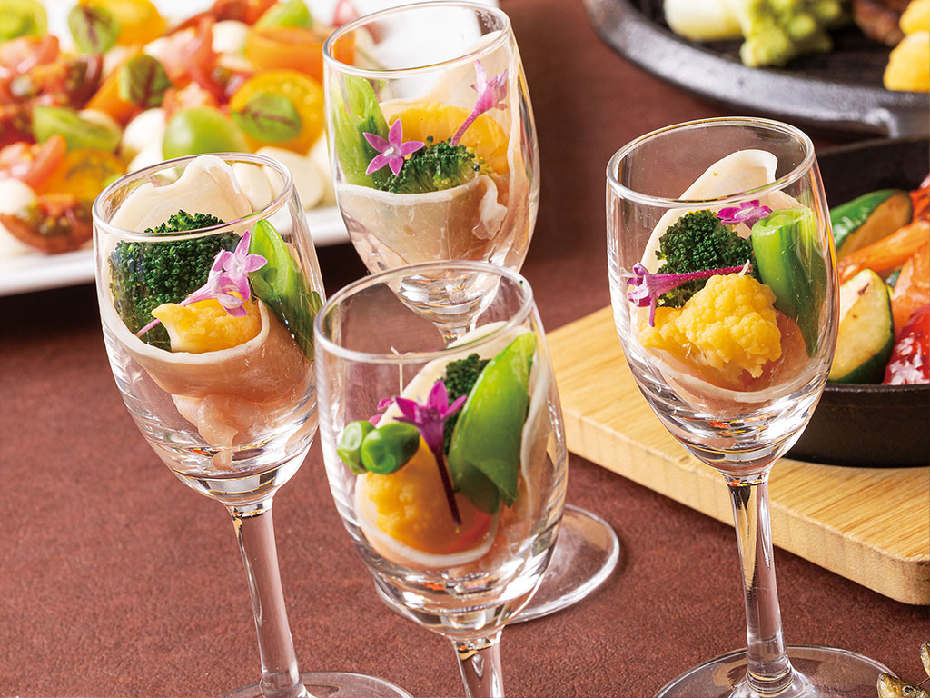 生ハムと新鮮野菜のパフェグラス