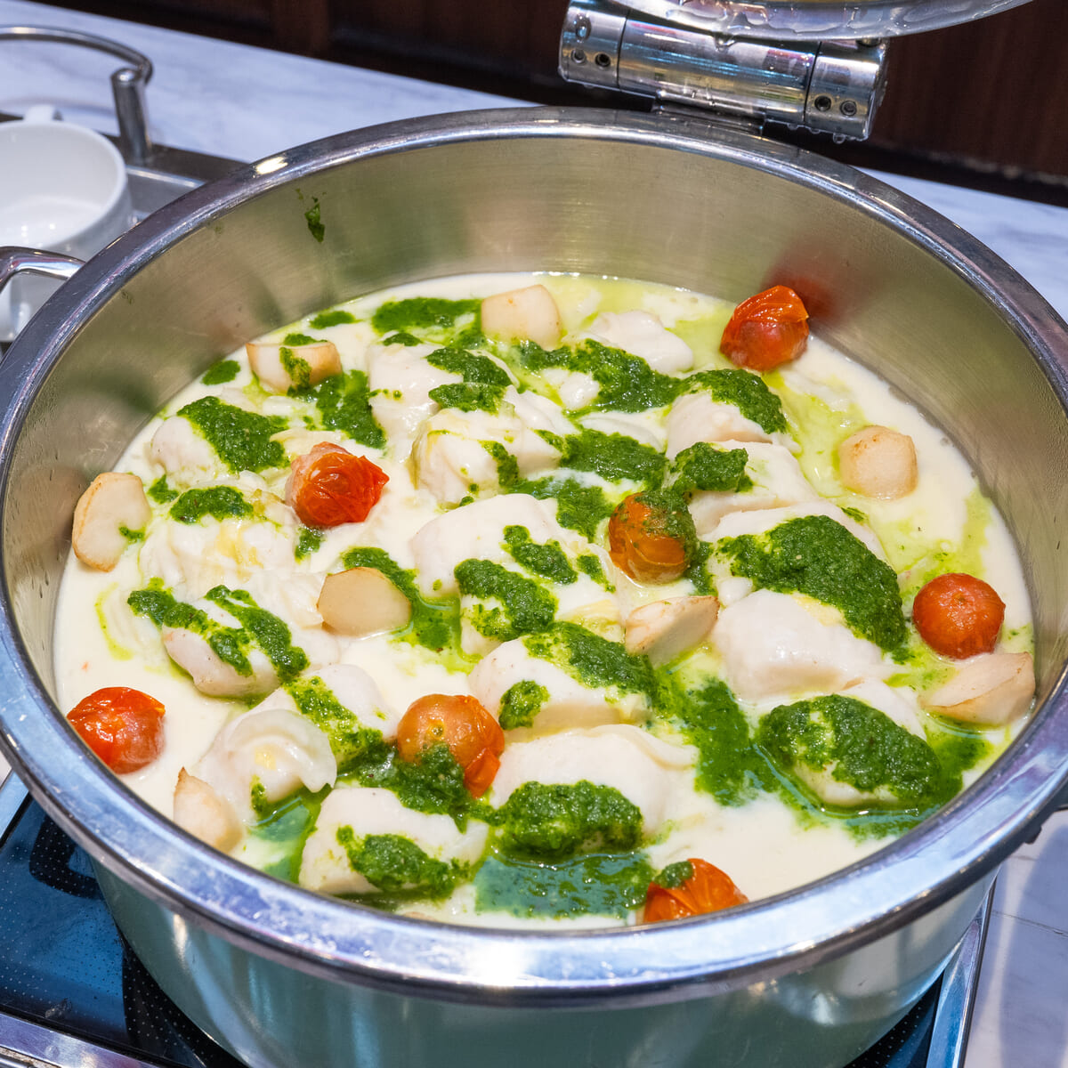 白身魚の白菜クリームソース 春菊の香り