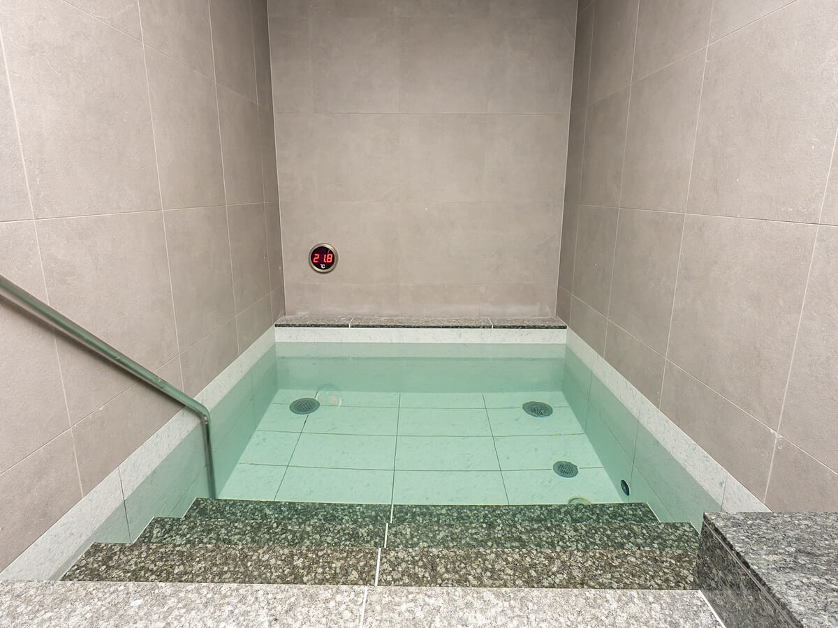 男湯　水風呂（約18℃）