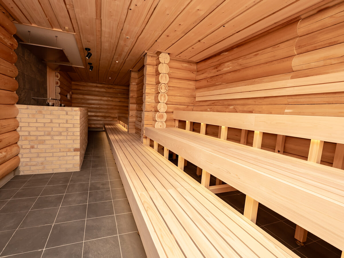 男湯　ログサウナ（約90℃）