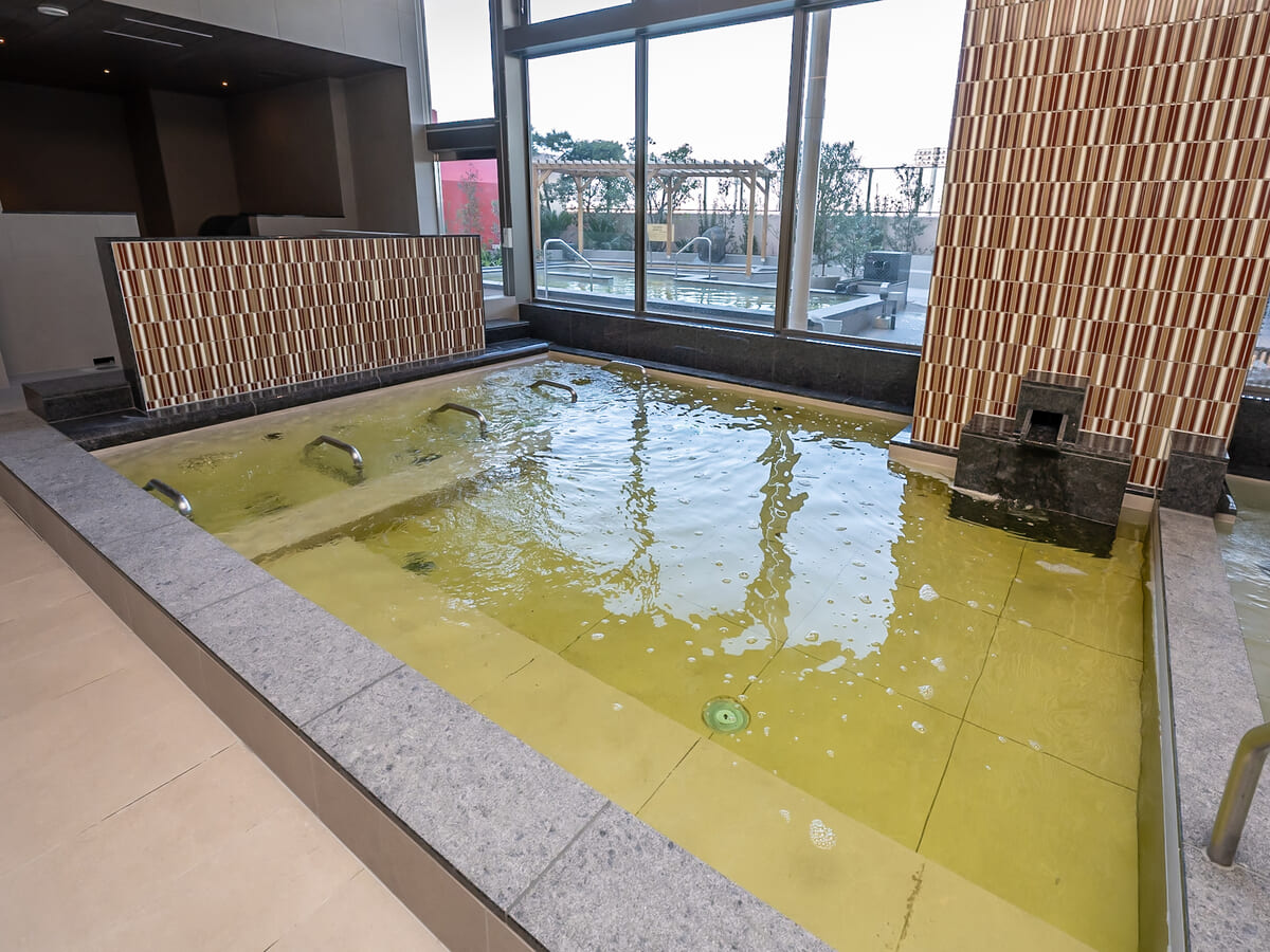 女湯　内風呂（約41℃）