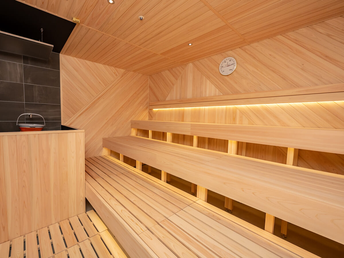 女湯　フィンランドサウナ（約90℃）