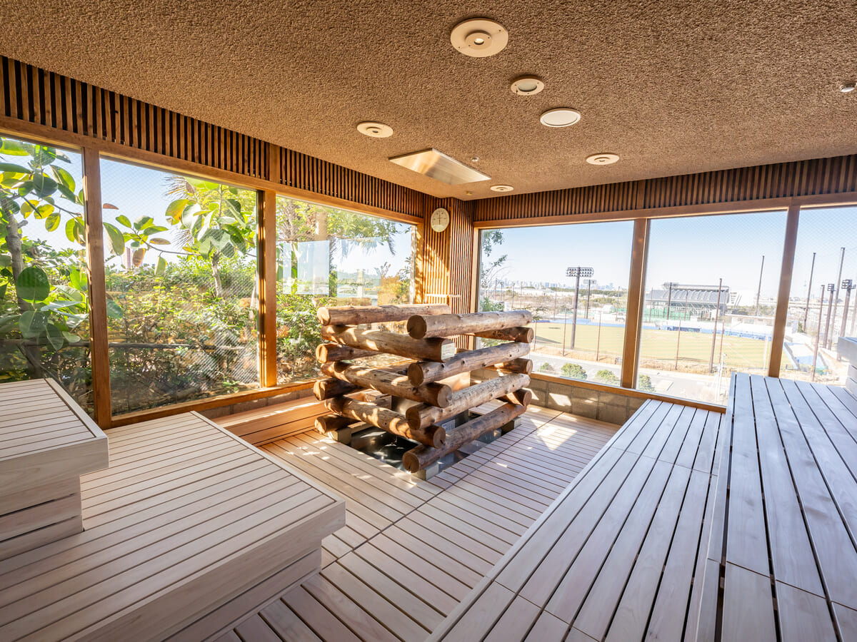 ビューサウナ（約70℃）