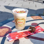 東京ディズニーシー「ピスタチオとストロベリーのカフェモカ」