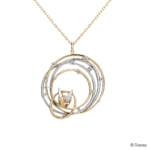 祖母から譲り受けた石が美しく輝く「ティンカー・ベル」のペンダント