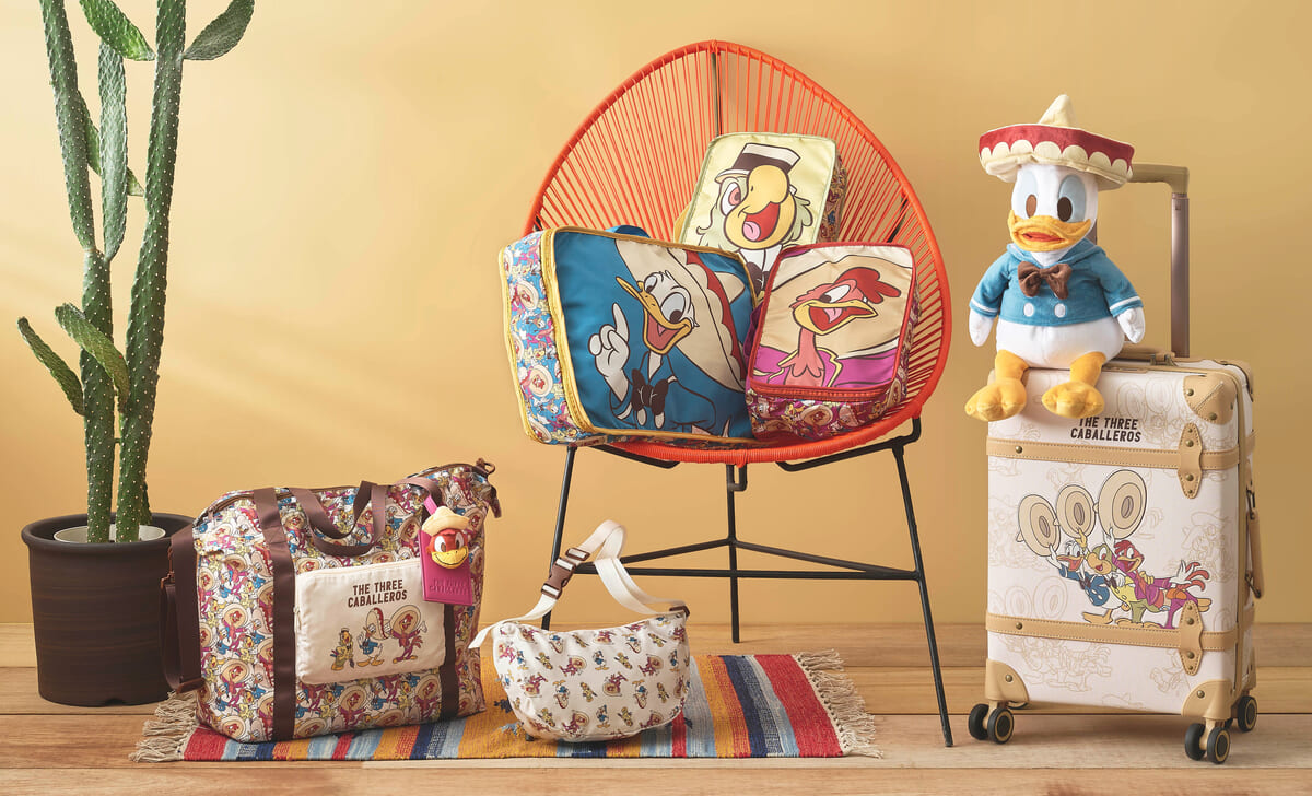 ドナルド・ホセ・パンチートのトラベルグッズ！ディズニーストア『三人の騎士』TRAVEL WITH AMIGOS