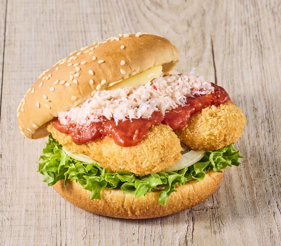 オオズワイガニのクリームコロッケバーガー～濃厚トマトソース～