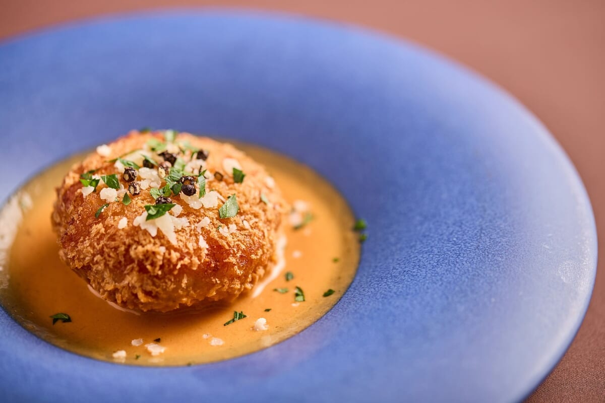 クラブ＆シュリンプケーキ ビスク風ソース