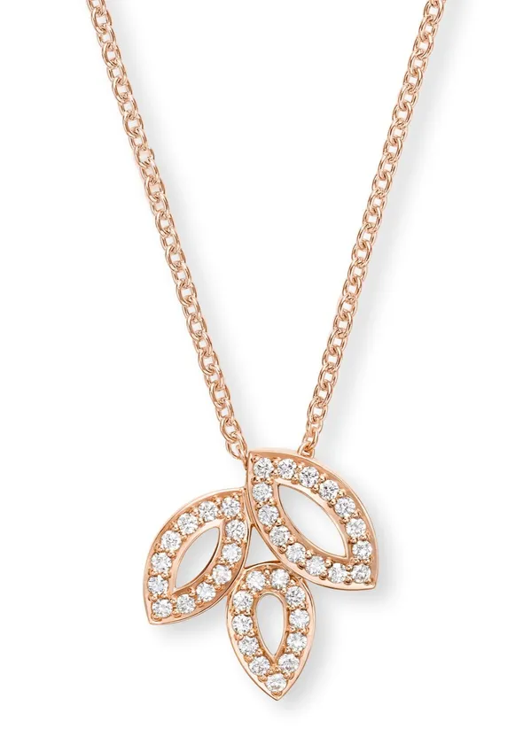 リリークラスター・ミニ・ペンダント 着用イメージ