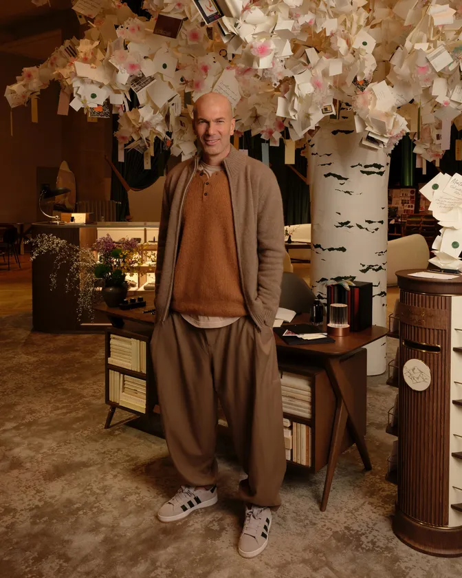 モンブランのブランドアンバサダーを務めるジネディーヌ・ジダン