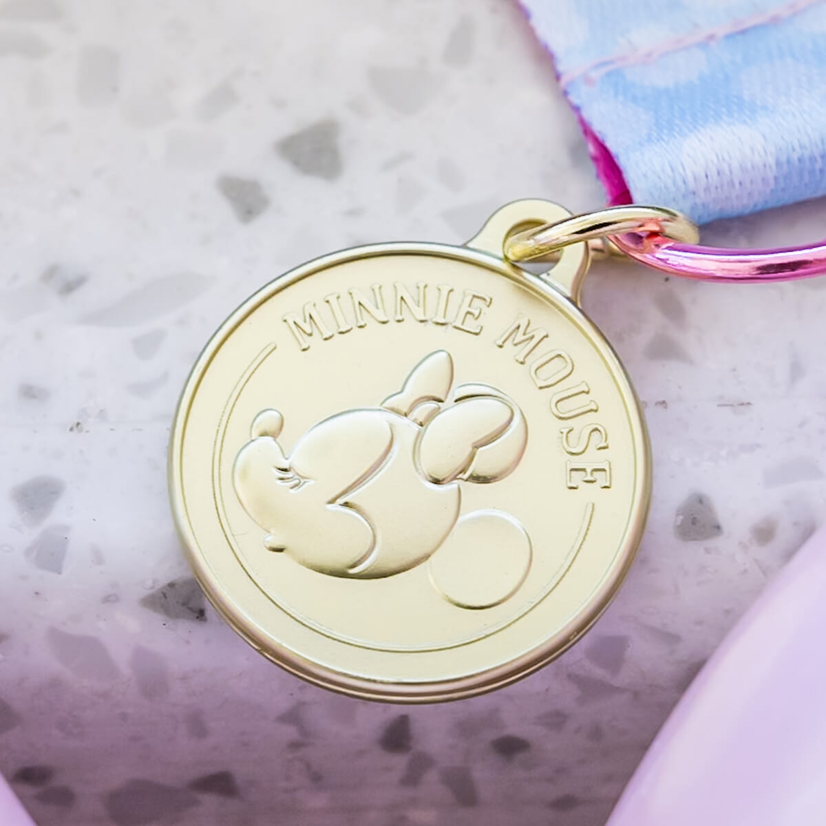 東京ディズニーランド“ミニーのファンダーランド”グミキャンディー、ミニスナックケース付き4