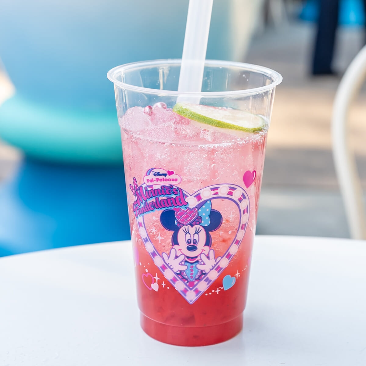 東京ディズニーランド“ミニーのファンダーランド”スパークリングドリンク（ストロベリー＆ライチー）