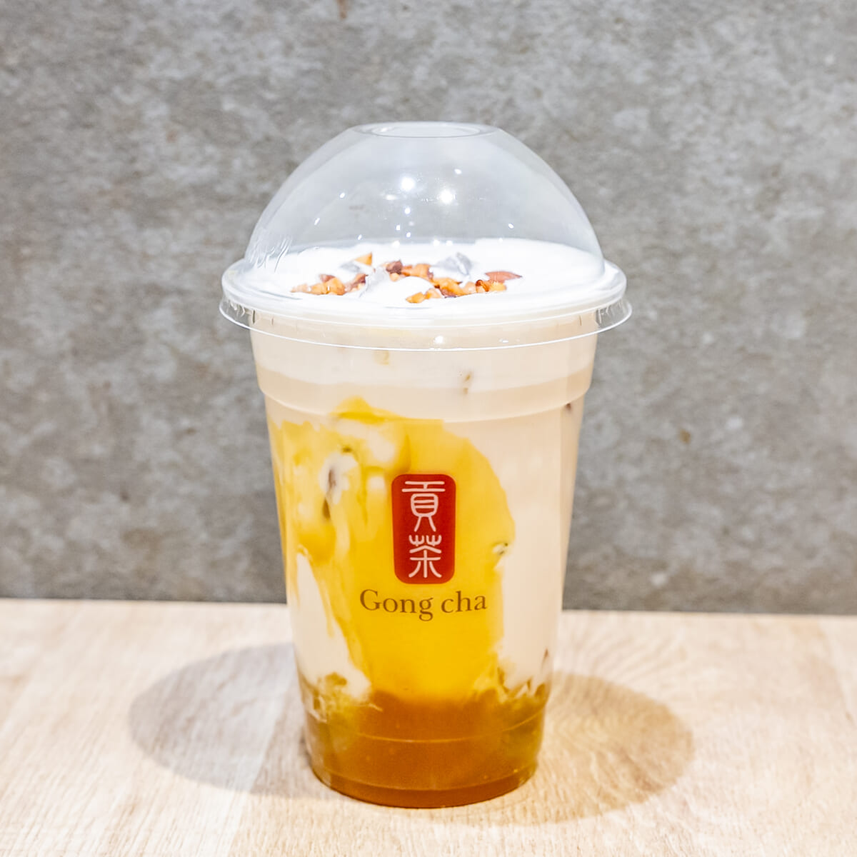 ハニーナッツウーロン ミルクティー（ICED）