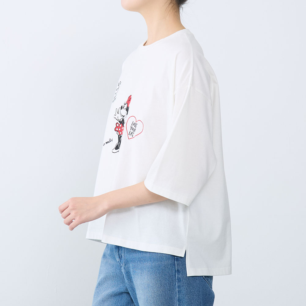 プリント＆刺しゅう五分袖Ｔシャツ　サイドスタイル