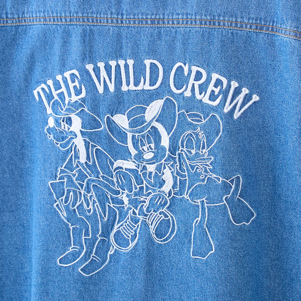 刺しゅうデニムシャツ　バックスタイル