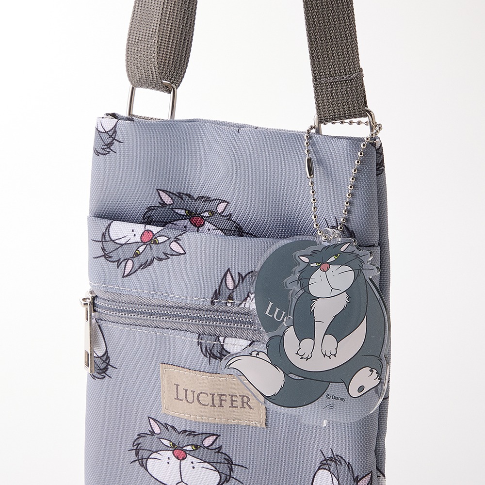 アクリルスタンドキーホルダー 使用イメージ