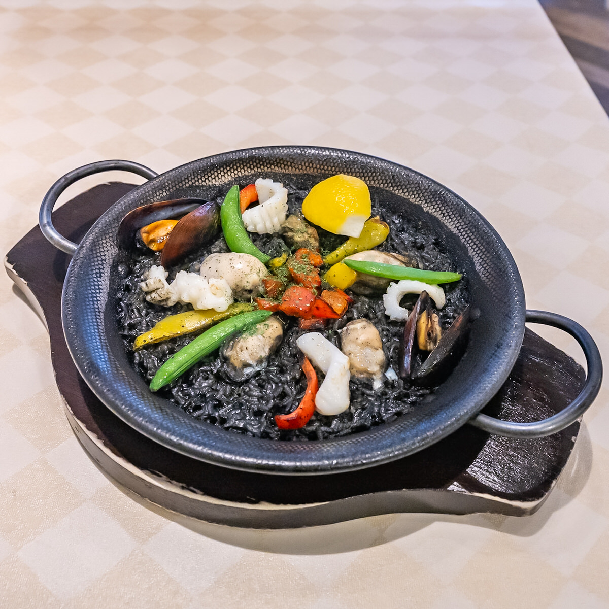 ハウステンボス/エルマーソ「【数量限定】牡蠣のパエリア」全体