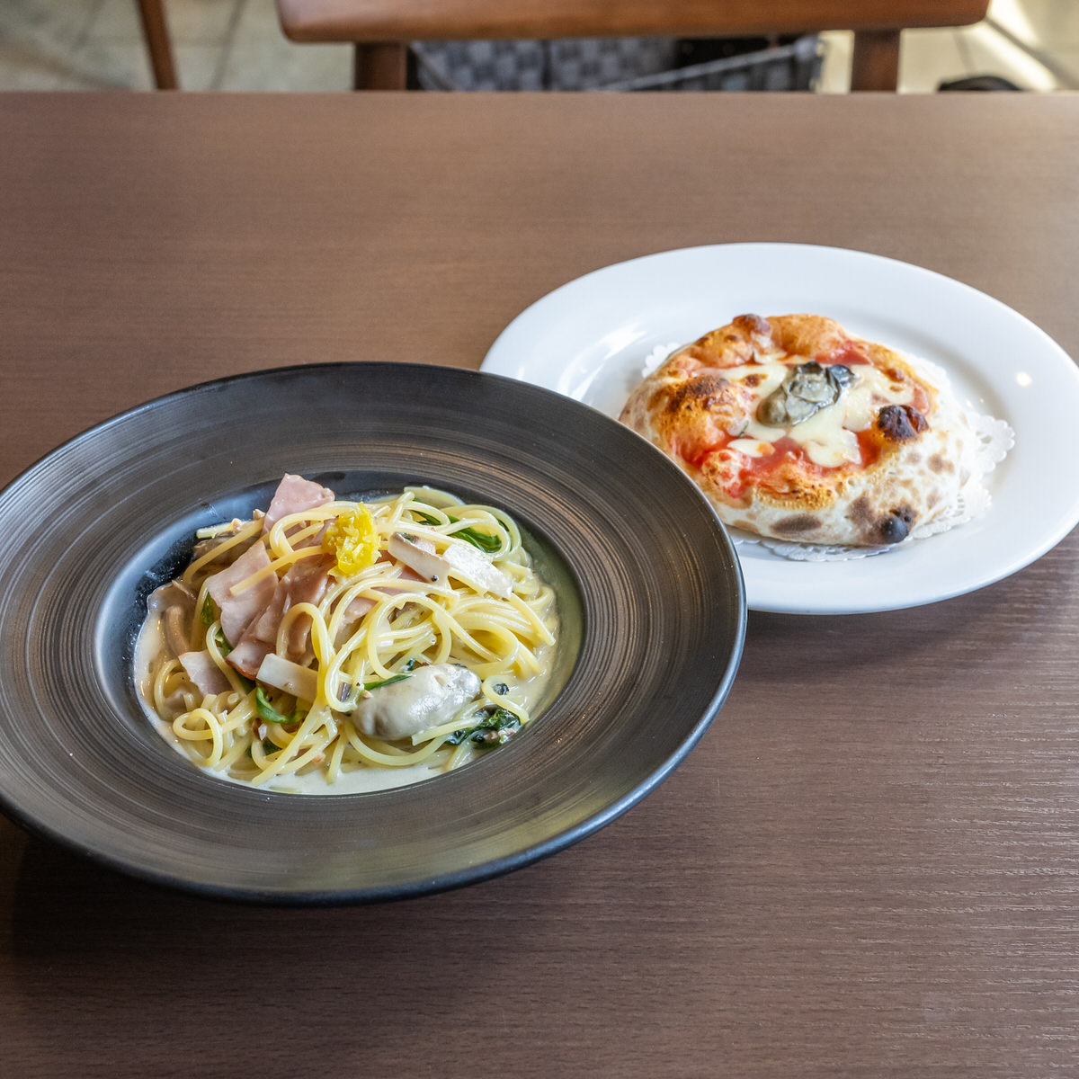 九州産牡蠣と塩レモンのクリームスパゲティと牡蠣のフォカッチャ 九州産牡蠣と塩レモンのクリームスパゲティと牡蠣のフォカッチャ