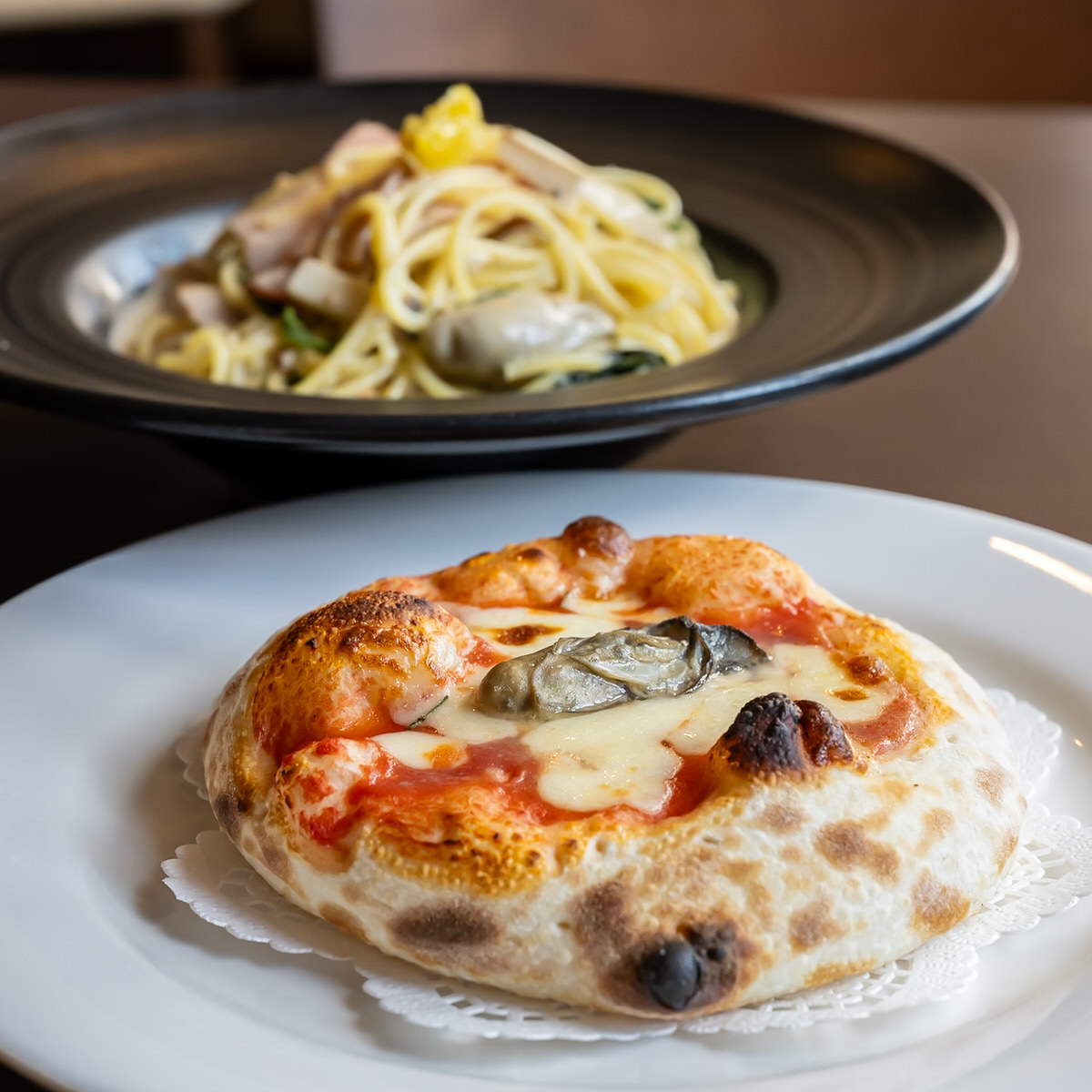 九州産牡蠣と塩レモンのクリームスパゲティと牡蠣のフォカッチャ 九州産牡蠣と塩レモンのクリームスパゲティと牡蠣のフォカッチャ