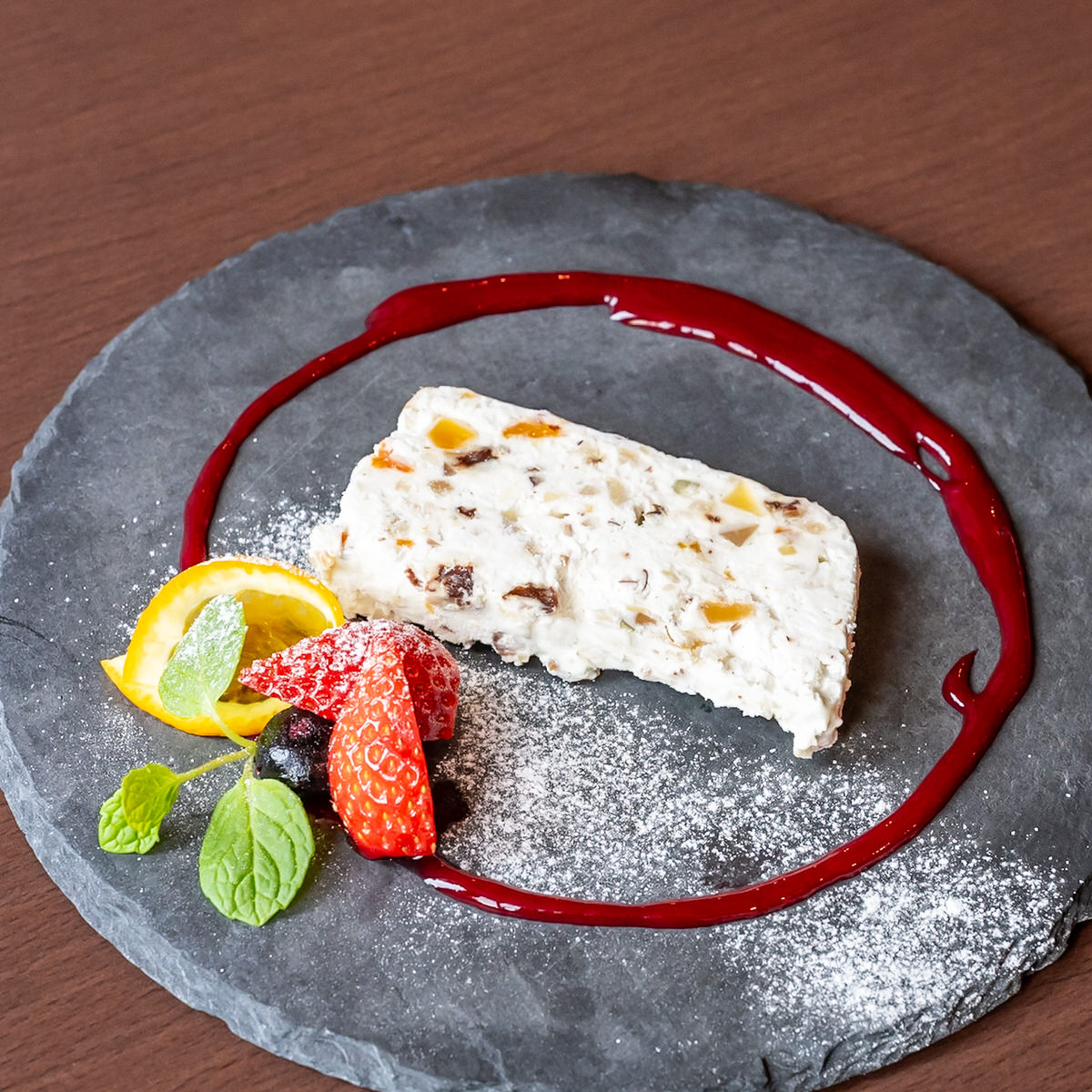 カッサータ 季節のフルーツ添え カッサータ 季節のフルーツ添え