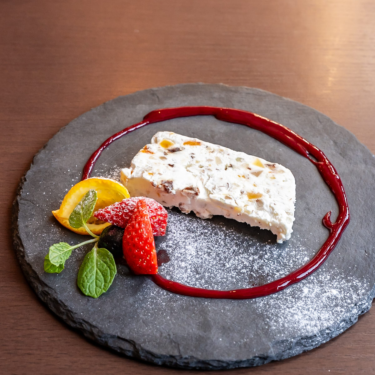 カッサータ 季節のフルーツ添え カッサータ 季節のフルーツ添え